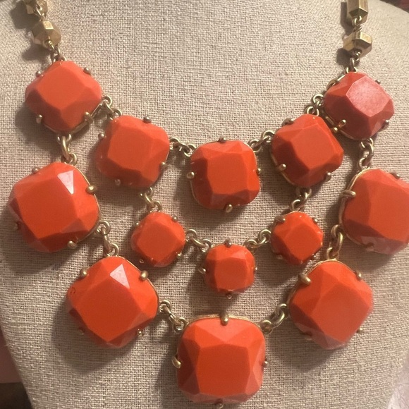 Stella & Dot Coral Bib Necklace - Picture 7 of 13